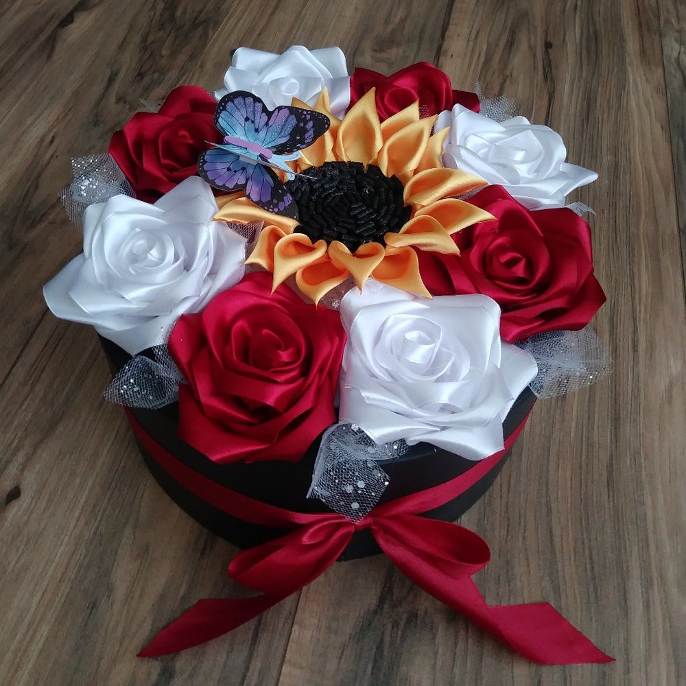 Satin Ribbon Eternity Roses Handmade Rose Box Floral Arrangement (Round BlackBox